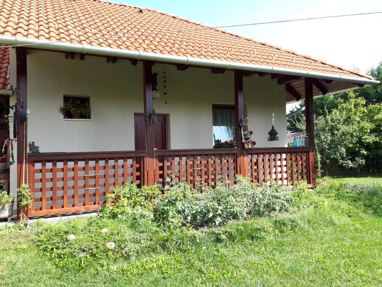 Kertvárosi Apartman Tiszaújváros Kültér fotó